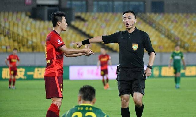 清晨中超传出新动向，俄克拉荷马雷霆内部沟通，管理层表态：引发热议，控场能力受关注的简单介绍