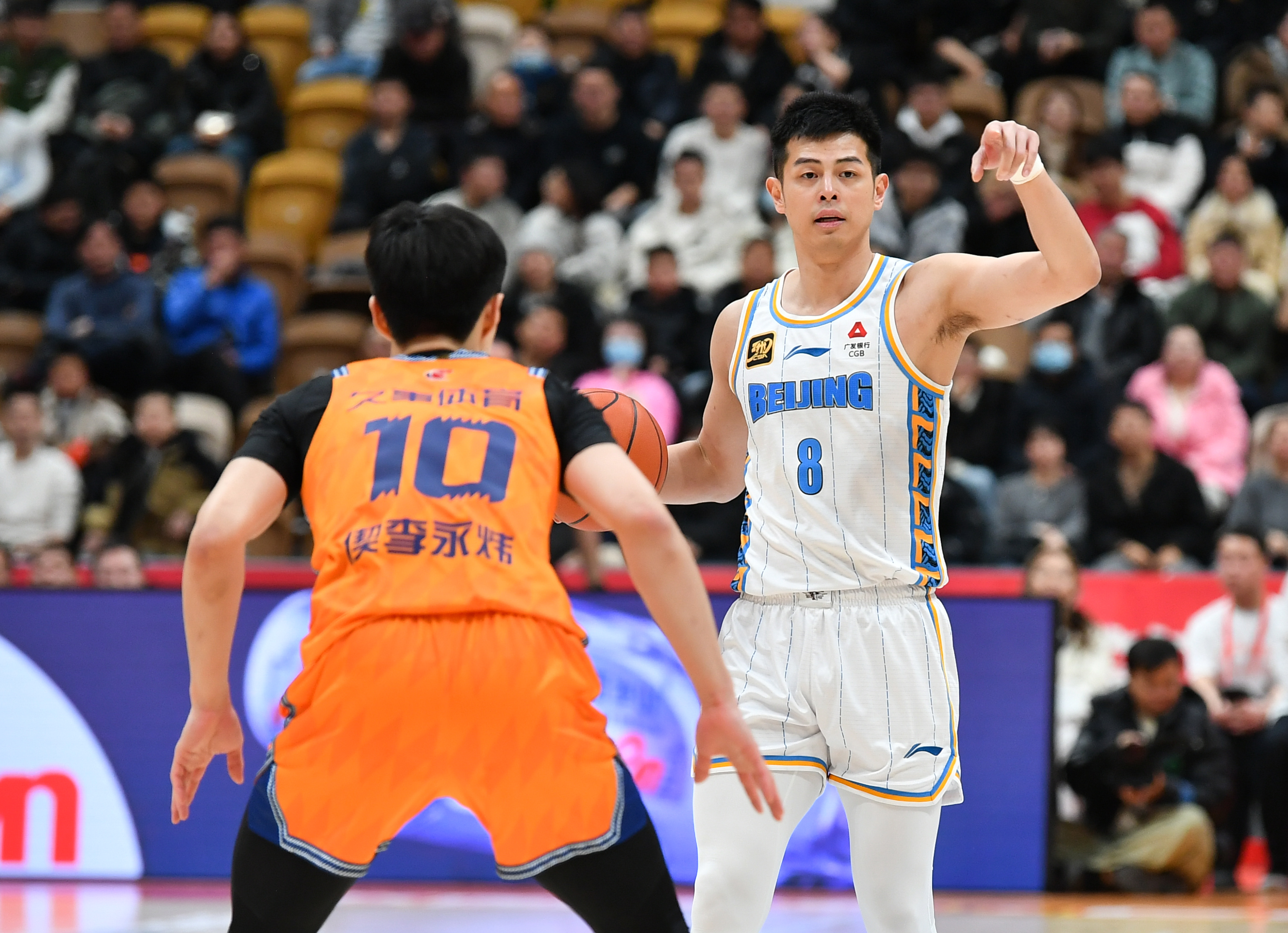 今夜CBA常规赛焦点战，芝加哥公牛扳平良机，压力陡增，数据趋势出现新变化(cba比分直播及数据)