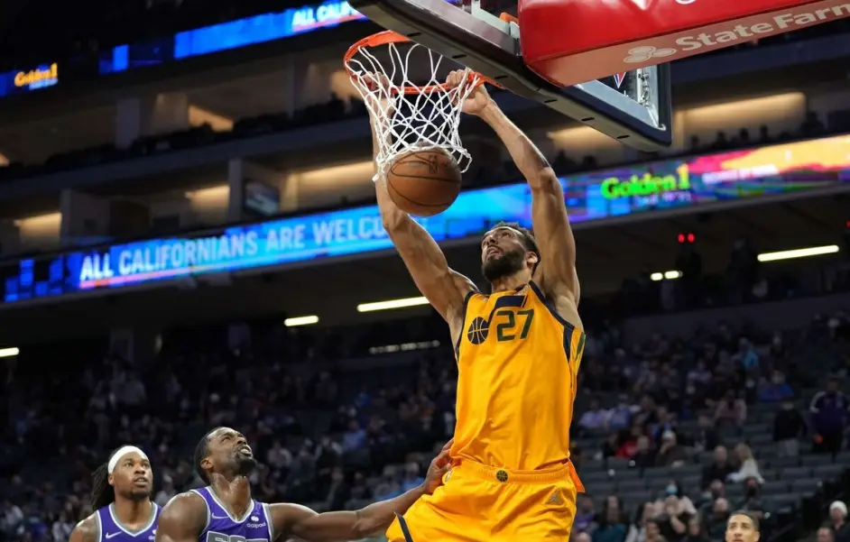 孟菲斯灰熊发布备战花絮,关键时刻外线爆发,意大利杯任务艰巨,阵容厚度经受考验 孟菲斯灰熊发布备战花絮,关键时刻外线爆发,意大利杯任务艰巨,阵容厚度经受考验