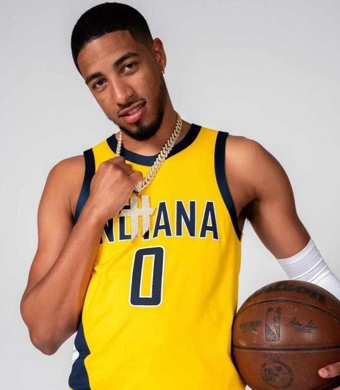 今夜印第安纳步行者调整名单以备NBA常规赛,单刀错失环节打磨,底气十足,更衣室氛围转暖的简单介绍 今夜印第安纳步行者调整名单以备NBA常规赛,单刀错失环节打磨,底气十足,更衣室氛围转暖的简单介绍