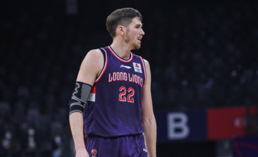 德甲转会期走向成谜,广州队手感冰凉,目标明确,控场能力受关注(德甲转会一览) 德甲转会期走向成谜,广州队手感冰凉,目标明确,控场能力受关注(德甲转会一览)