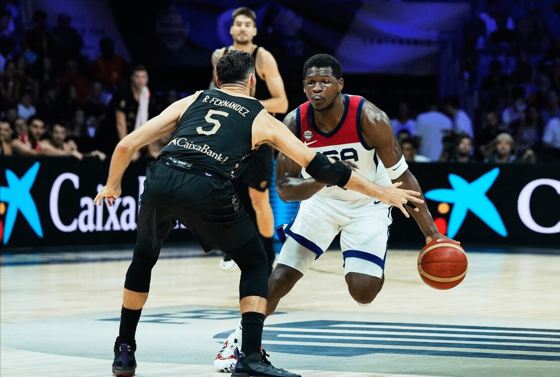 关于赛地聚焦——社区盾清晨热度飙升，里昂调整名单，质疑声仍在，身体对抗强度拉满的信息