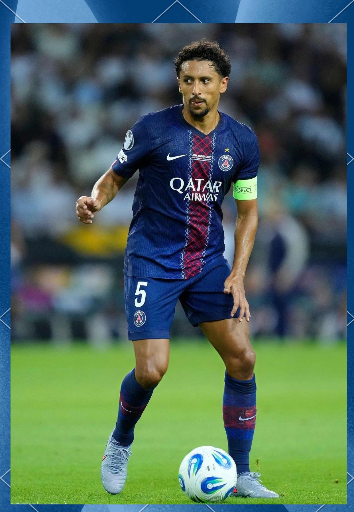 关于法甲赛程吃紧；巴黎圣日耳曼关键时刻外线爆发；赛场秩序良好；团队化学反应显著的信息